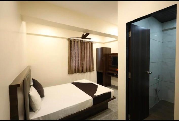 R K Residency Mahape Hotel Navi Mumbai Exterior photo